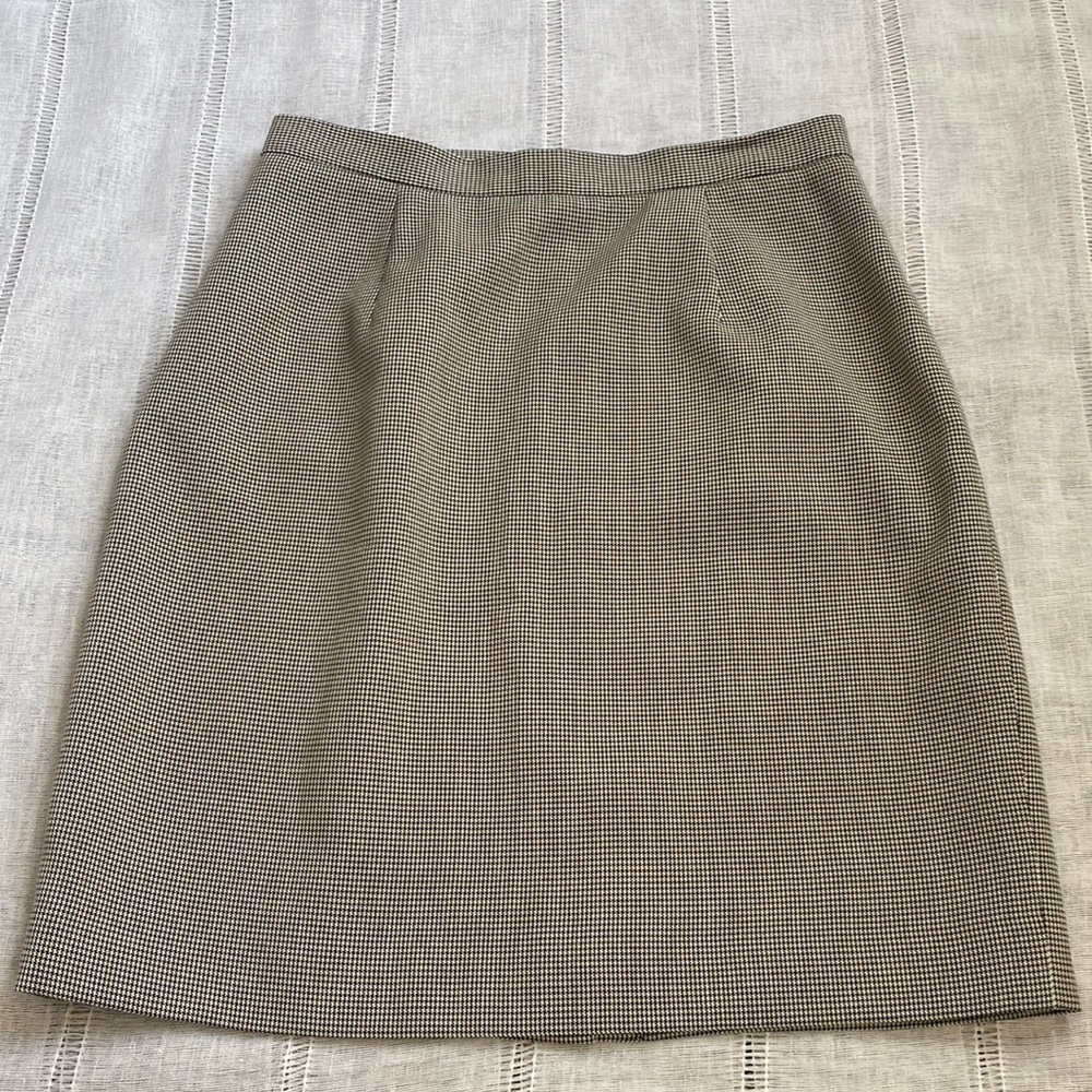 Ann Taylor Loft vintage houndstooth mini skirt.